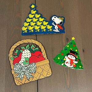 3 Vintage Hallmark Christmas Gift Toppers Snoopy Woodstock Tree Basket 1980s